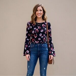 Ellen Tracy Floral Bell Sleeve Top with Tie Back Boho Flowers Classic Size Small
